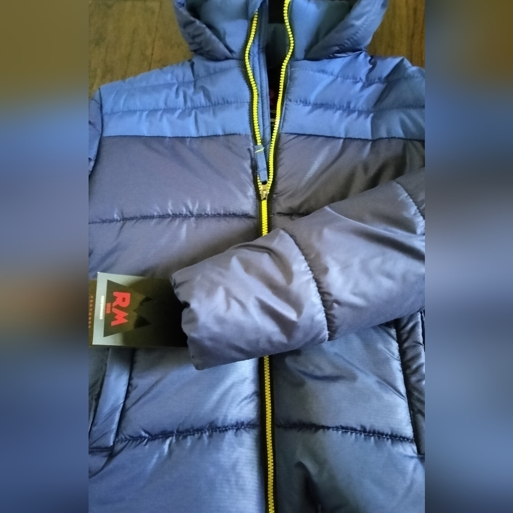 Puffer Jacket. NWT. - Picture 7 of 16
